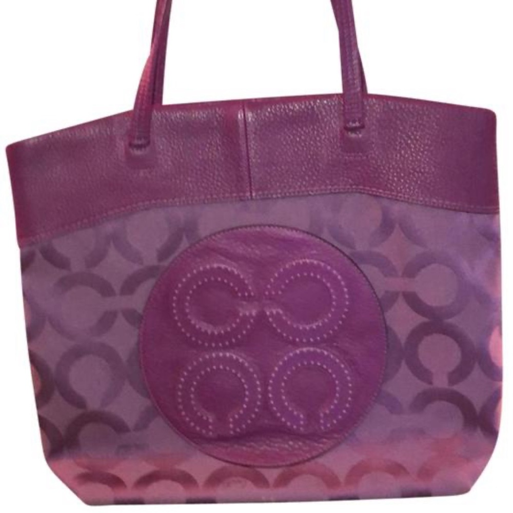 Authentic Coach tote with leather logo and details, beautiful berry color. - Picture 11 of 11